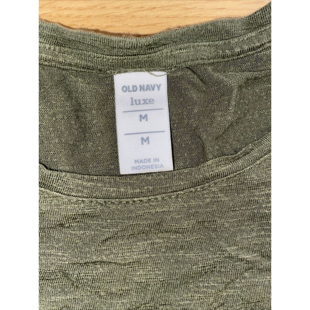 Old Navy Medium Green Basic T shirt - Picture 2 of 2